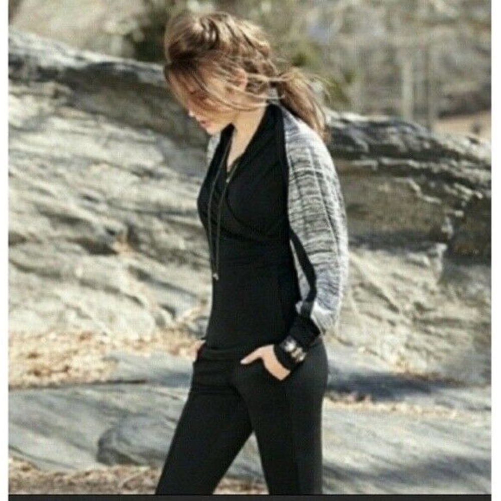 CAbi Women’s Horizontal Shrug Style 3103